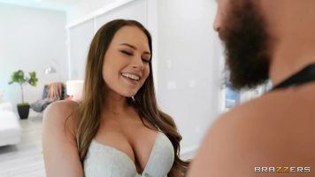 رجل موهوب وشهواني يقدم لها لعبة جنسية حسب رغبتها. - Kendall Kayden